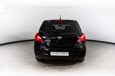 Nissan Tiida 1.6 MT (110 л. с.)