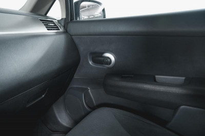 Nissan Tiida 1.6 MT (110 л. с.)