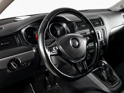 Volkswagen Jetta 1.4 TSI DSG (125 л. с.)