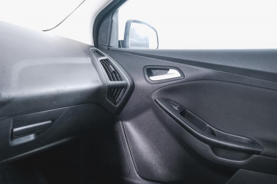 Ford Focus 1.6 MT (105 л. с.)