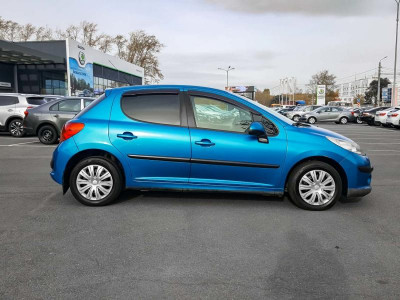 Peugeot 207 1.4 MT (90 л.с.)