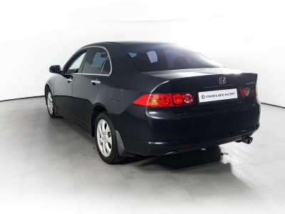 Honda Accord 2.0 AT (155 л.с.)