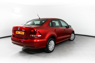 Volkswagen Polo 1.6 MPI AT (110 л. с.)