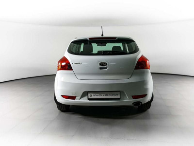Kia Ceed 1.6 AT (122 л. с.)