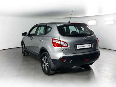 Nissan Qashqai 2.0 CVT 4WD (141 л. с.)
