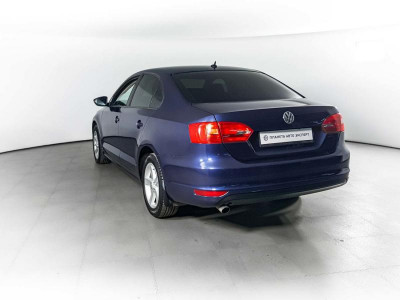 Volkswagen Jetta 1.6 AT (105 л. с.)