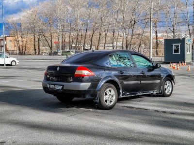 Renault Megane 1.6 MT (113 л. с.)