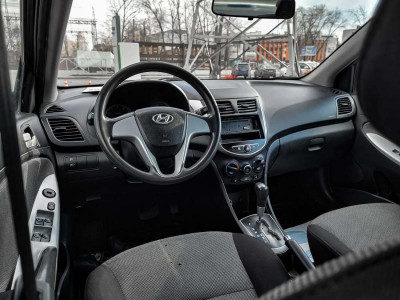 Hyundai Solaris 1.6 AT (123 л. с.)