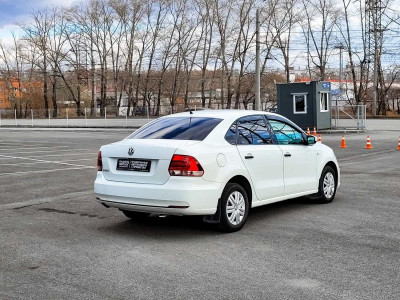 Volkswagen Polo 1.6 MT (105 л. с.)
