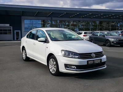 Volkswagen Polo 1.6 MPI MT (110 л. с.) Highline